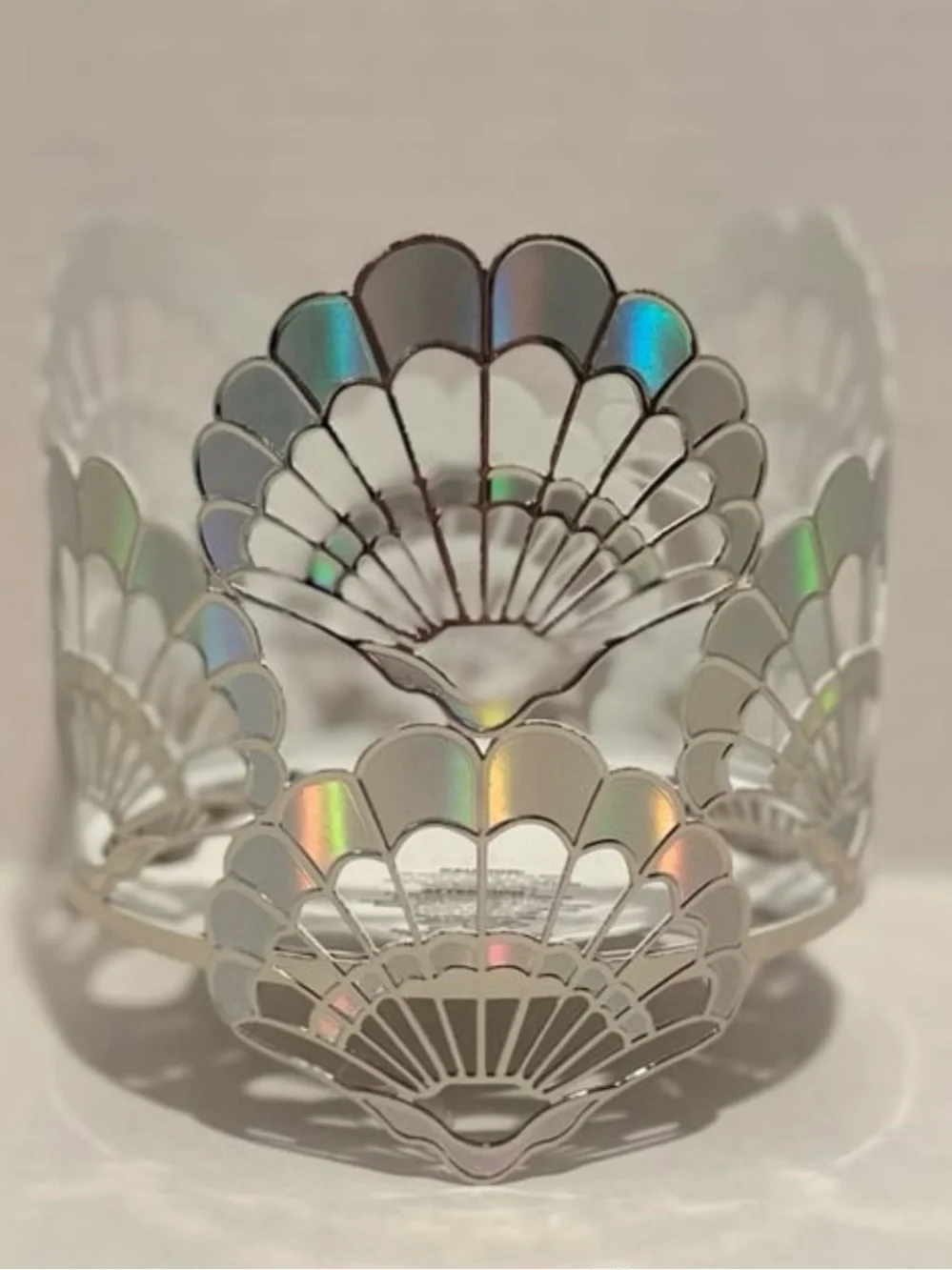 Bath & Body NWT Opalescent Seashells 3-Wick Candle Holder